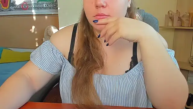 Snapshot of Liza-Mendez chatting on November 14, 6:45 am Liza-Mendez online show from November 14, 6:45 am