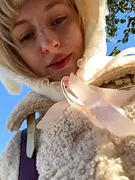 Snapshot of RonnieKiss chatting on October 20, 5:08 am RonnieKiss online show from October 20, 5:08 am