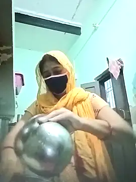Cute-Charvii online show from April 30, 12:06 am