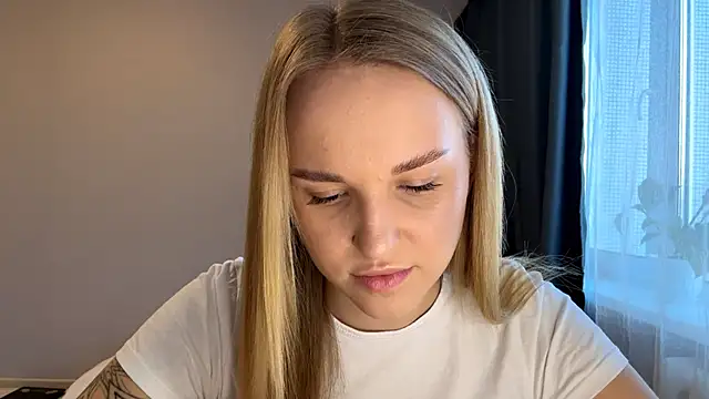 Snapshot of TanekaBoitel chatting on November 18, 11:36 am TanekaBoitel online show from November 18, 11:36 am