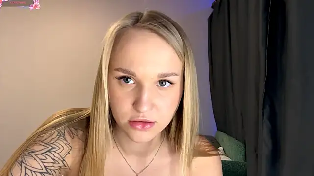 Snapshot of TanekaBoitel chatting on November 29, 6:11 pm TanekaBoitel online show from November 29, 6:11 pm