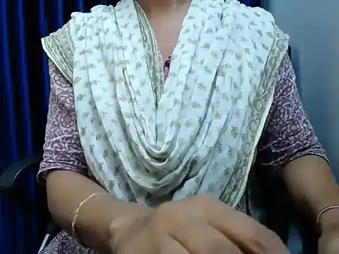Snapshot of priya_gupta7 chatting on October 17, 2:19 pm priya gupta7 online show from October 17, 2:19 pm