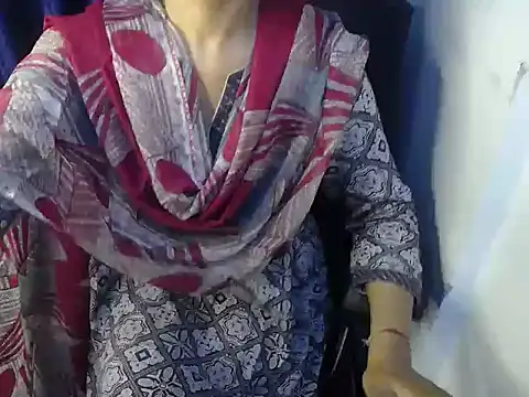 Snapshot of priya_gupta7 chatting on October 19, 1:45 pm priya gupta7 online show from October 19, 1:45 pm
