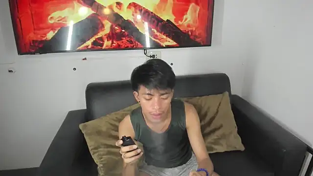 Snapshot of jayxxxlovescock chatting on October 25, 4:24 pm jayxxxlovescock online show from October 25, 4:24 pm