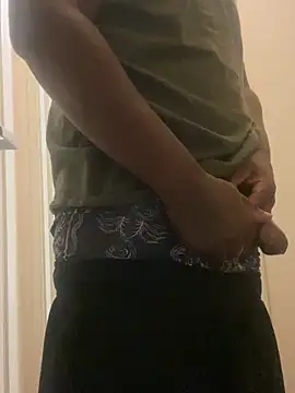 Snapshot of girlwatt chatting on October 8, 3:04 am girlwatt online show from October 8, 3:04 am