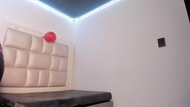 Snapshot of peyton__wat chatting on July 9, 11:58 am peyton wat online show from July 9, 11:58 am