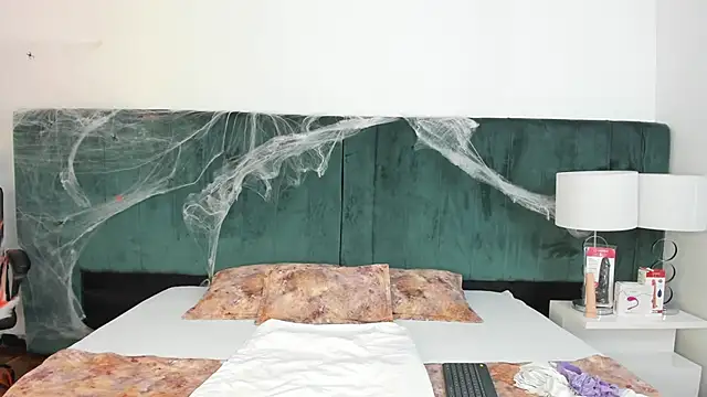 VanessaParis   online show from October 19, 9:26 pm