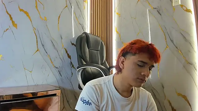 Snapshot of Marian_Cristal chatting on February 17, 3:36 am Marian Cristal online show from February 17, 3:36 am