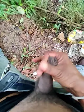 Snapshot of DICKLANKA chatting on December 21, 5:03 am DICKLANKA online show from December 21, 5:03 am