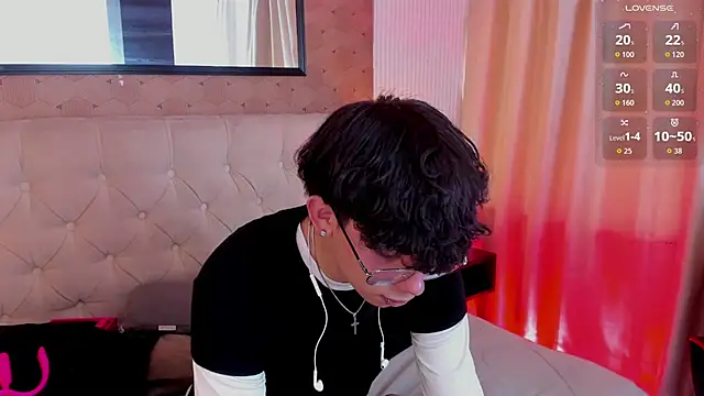 Snapshot of liam_twiink chatting on July 9, 7:51 pm liam twiink online show from July 9, 7:51 pm