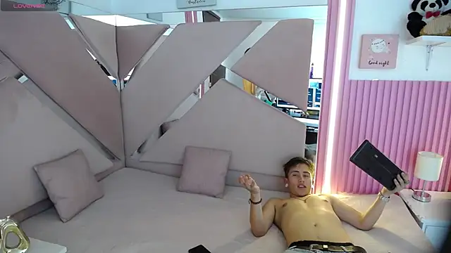 oblivionlove online show from February 28, 7:37 pm