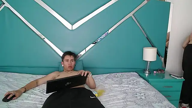 oblivionlove online show from March 3, 1:50 pm