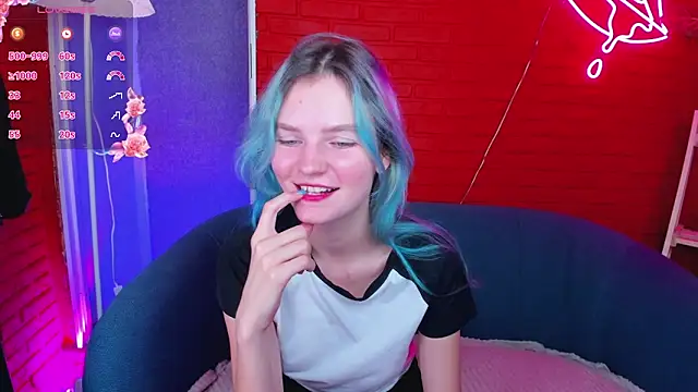 Snapshot of Lika_Sky chatting on November 12, 11:21 am Lika Sky online show from November 12, 11:21 am