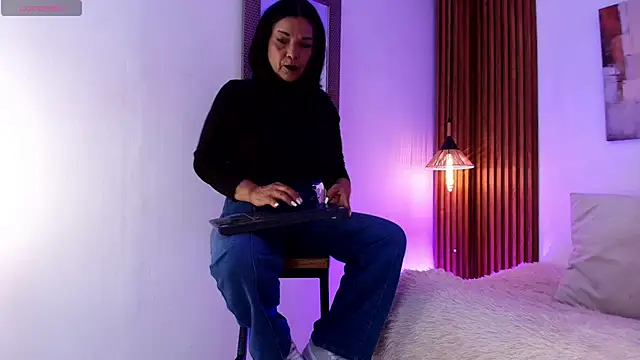 EvaGoddess  online show from June 7, 7:39 pm