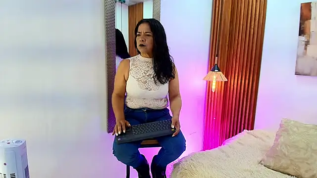 EvaGoddess  online show from June 14, 7:49 pm
