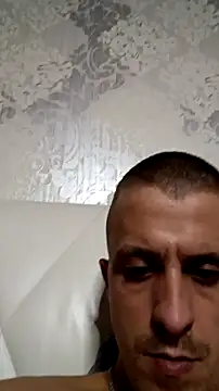 Snapshot of Adidas7217 chatting on November 17, 11:10 pm Adidas7217 online show from November 17, 11:10 pm