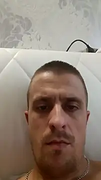 Snapshot of Adidas7217 chatting on November 29, 9:12 am Adidas7217 online show from November 29, 9:12 am