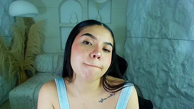 Snapshot of ambarina_r chatting on October 24, 3:14 am ambarina r online show from October 24, 3:14 am