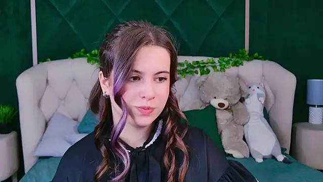 Akira Halls online show from November 15, 8:49 pm