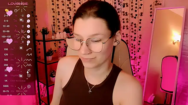 LinaBlossom  online show from June 13, 3:15 am