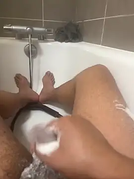 Snapshot of reubeu74 chatting on September 20, 9:10 am reubeu74 online show from September 20, 9:10 am