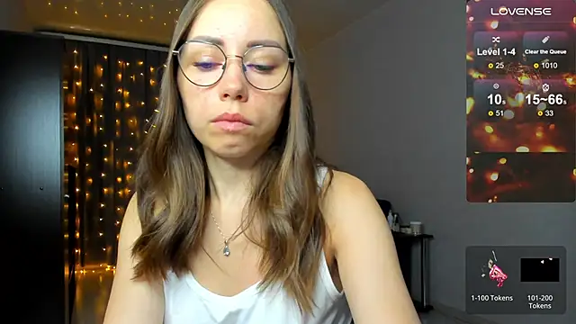 Snapshot of fun_nd_bun chatting on December 20, 2:07 am fun nd bun online show from December 20, 2:07 am