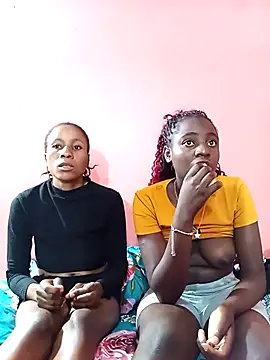 Snapshot of BlackPearl_19 chatting on November 27, 10:45 pm BlackPearl 19 online show from November 27, 10:45 pm