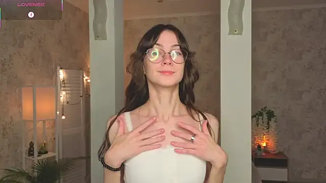 Snapshot of ReneeLippeatt chatting on October 19, 7:25 pm ReneeLippeatt online show from October 19, 7:25 pm