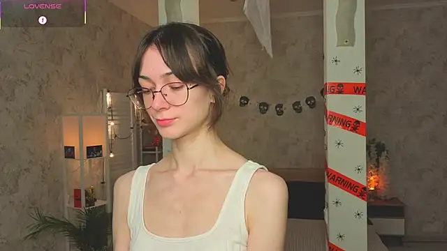 Snapshot of ReneeLippeatt chatting on October 30, 7:36 pm ReneeLippeatt online show from October 30, 7:36 pm