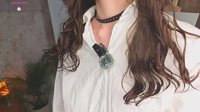 Snapshot of ReneeLippeatt chatting on November 29, 8:45 pm ReneeLippeatt online show from November 29, 8:45 pm