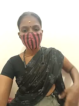 Snapshot of Tamil_Yalini12 chatting on September 26, 3:27 pm Tamil Yalini12 online show from September 26, 3:27 pm