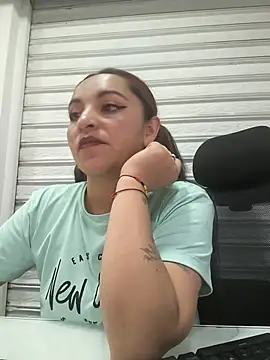 Alisson Stonee online show from June 12, 4:22 am