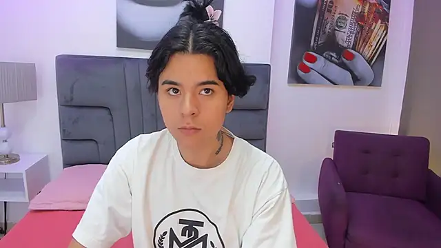 Angel Dustts online show from October 31, 7:37 pm