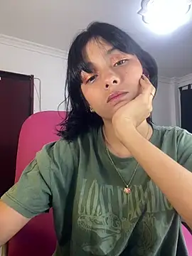 xoxo milk online show from November 26, 9:05 pm