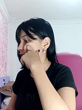 xoxo milk online show from February 19, 7:43 pm