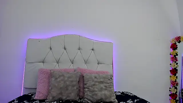 Snapshot of celestederek chatting on January 12, 7:19 pm celestederek online show from January 12, 7:19 pm