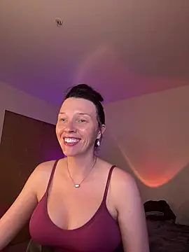 MaciiMayy online show from August 1, 8:41 pm
