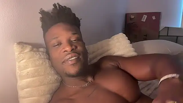 Snapshot of MrDaddyBlackNi9e chatting on November 14, 1:10 pm MrDaddyBlackNi9e online show from November 14, 1:10 pm