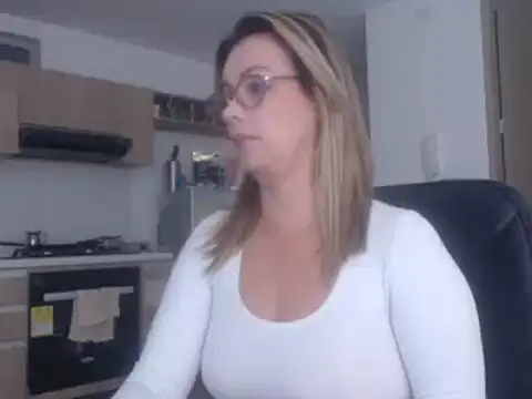 LovePaula online show from March 10, 11:42 am