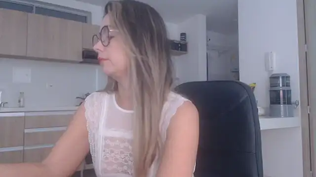 LovePaula online show from March 12, 12:11 pm