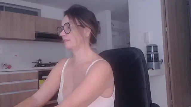 LovePaula online show from June 28, 12:27 am