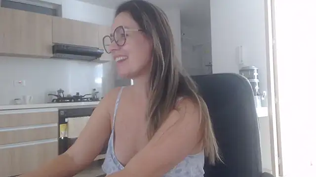 LovePaula online show from July 4, 4:46 pm