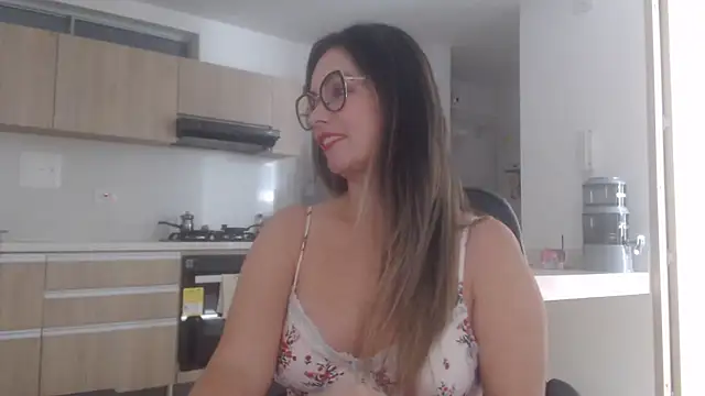 LovePaula online show from July 31, 6:51 pm