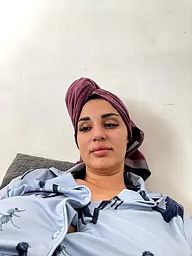 Giullyaxx online show from October 16, 10:38 am