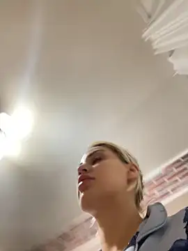 Giullyaxx online show from October 22, 5:24 pm