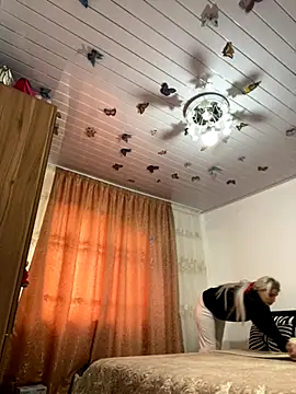 Giullyaxx online show from November 6, 8:59 am