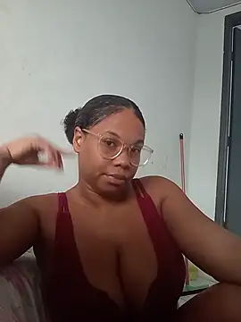 PrettahSantos online show from July 31, 9:41 am