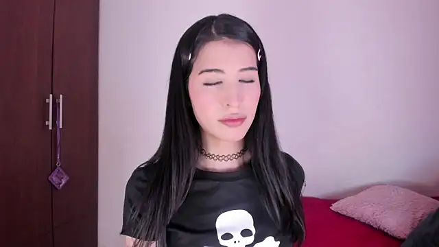 Snapshot of ScarlettRosetti chatting on December 18, 2:28 am ScarlettRosetti online show from December 18, 2:28 am