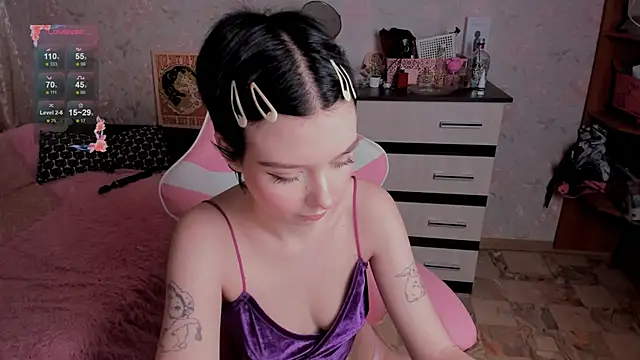 Snapshot of margopink chatting on November 12, 3:45 pm margopink online show from November 12, 3:45 pm