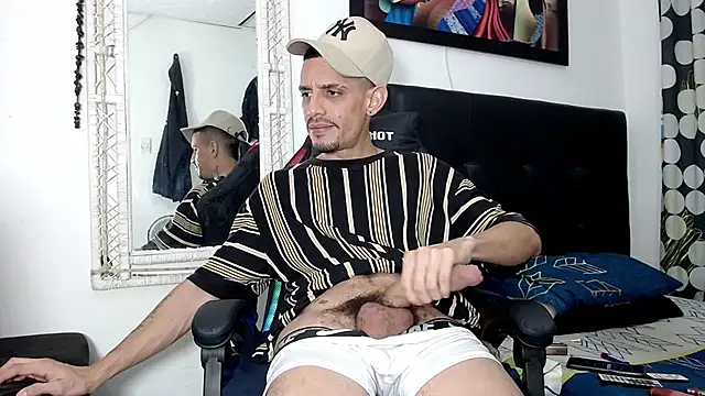 LATINO27CM online show from June 21, 1:30 am